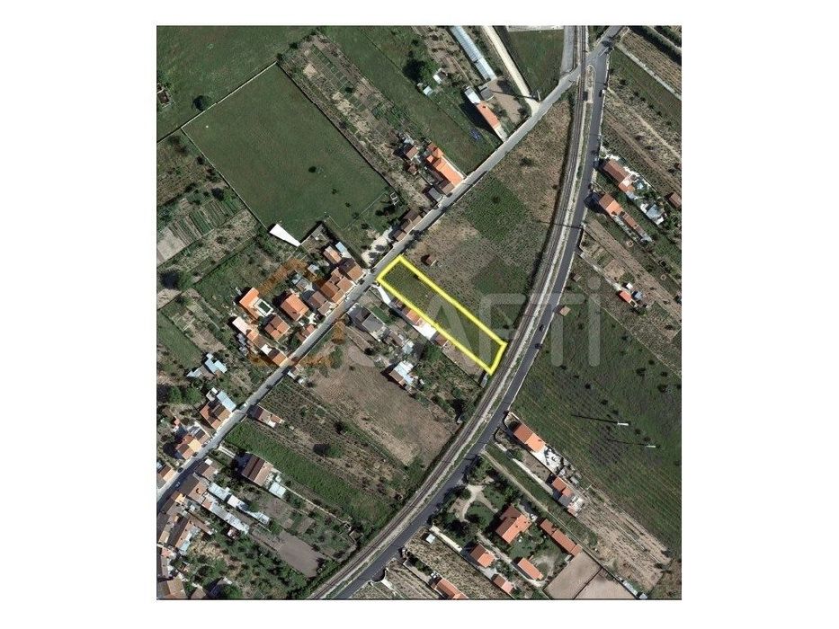 Terreno rústico na Zona Urbana com 1.800m2 em Cabrito - Rossio ao S...