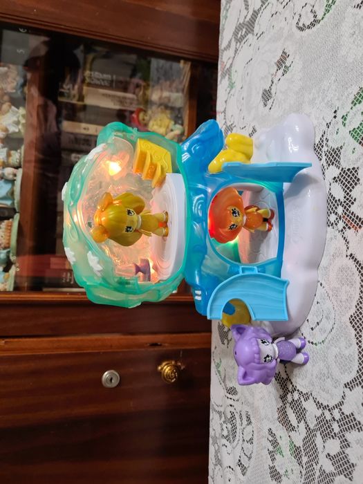 Дерево-домик и карусель с светлячками glimmies
