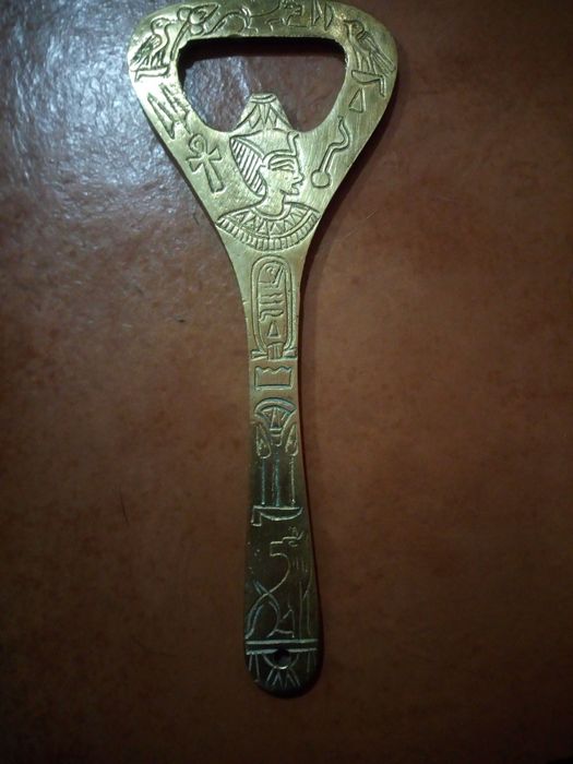 Linda peça em metal