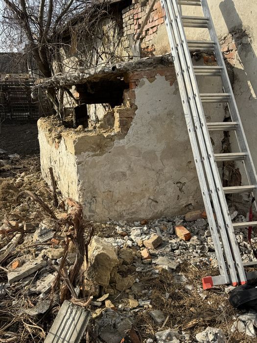 Демонтаж старих будинків, гаражів, вивіз будівельного сміття