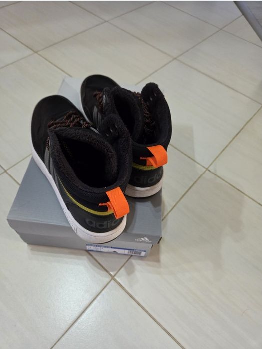 Adidas Hoops 3,0 mind wtr 42 stan bdb