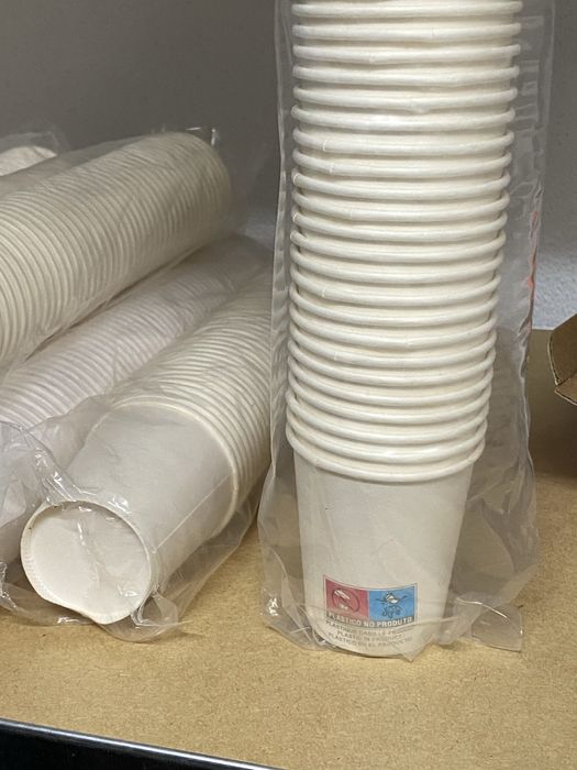 Copos de café packs de 50 unidades papel plástico