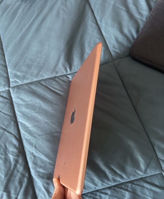 Apple iPad 6th Gen 32GB Wi-Fi Rose Gold