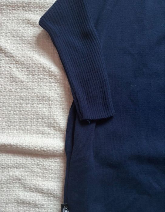 sweterek firmy Minouu rozmiar uniwersalny nowy z metką