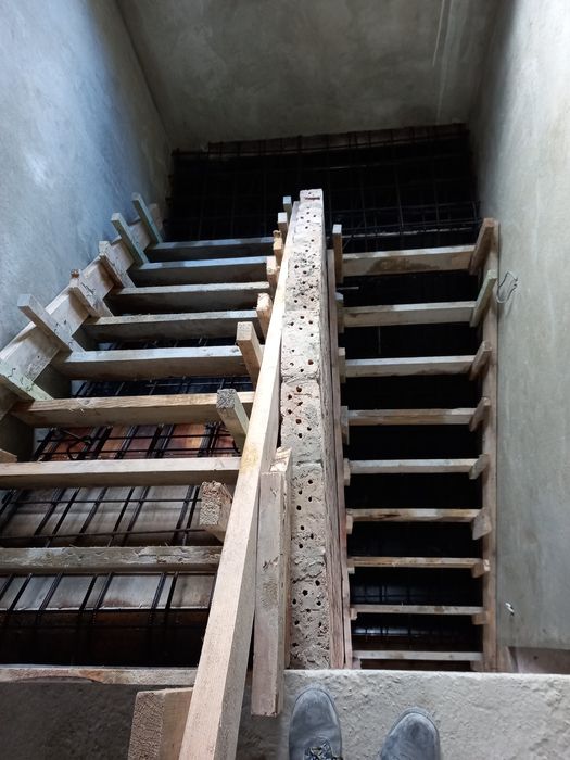 Сходи бетонні, монолітні.