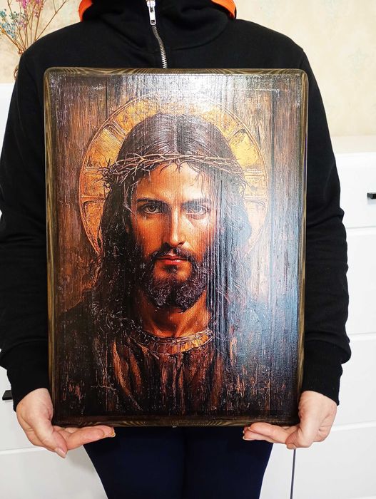 Образ Ісуса Христа на дереві