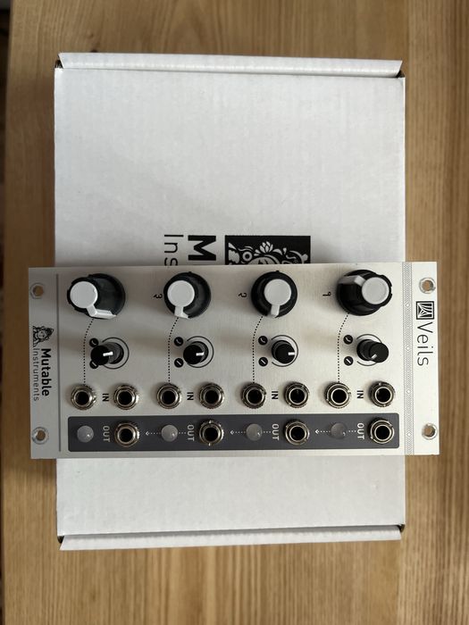 Mutable Instruments Veils [moduł eurorack VCA]