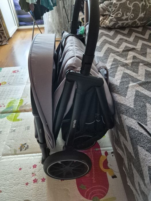 Продам прогулянкову коляску Carrello Nero сірого кольору