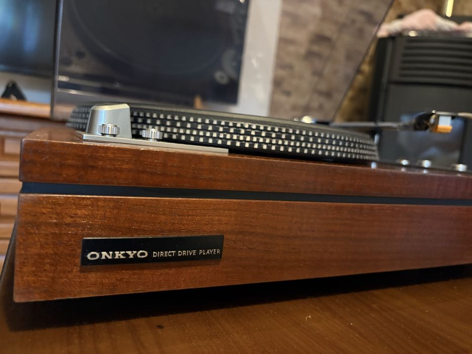 Gira discos Onkyo CP-700 m