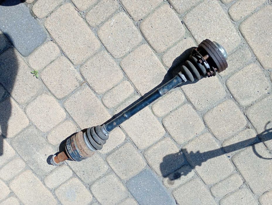 Półoś lewy tył Bmw E81 E87 E90 E91 E92 lift N47