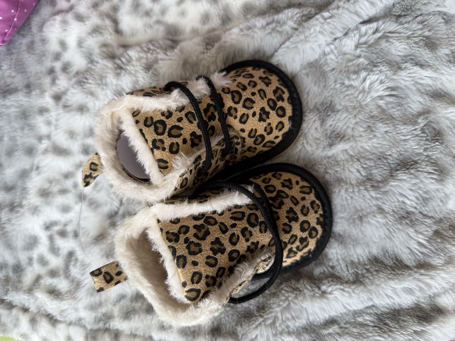 Ботиночки на девочку ,новые