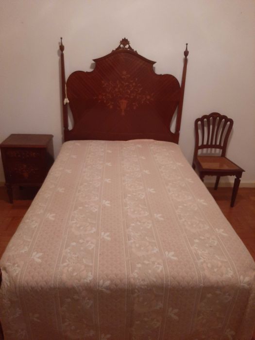 Cama + Mesa de Cabeceira + Cadeira Estilo D.ª Maria madeira qualidade