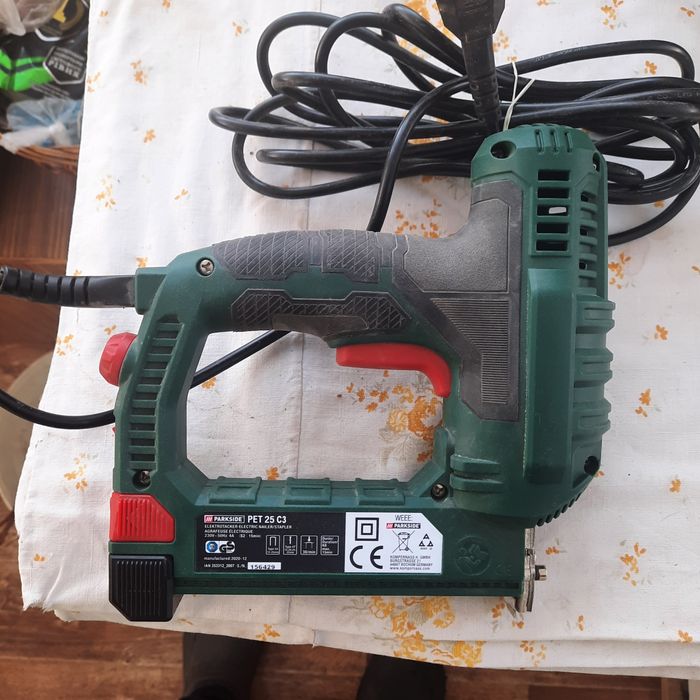 Продам Степлер. Нейлер