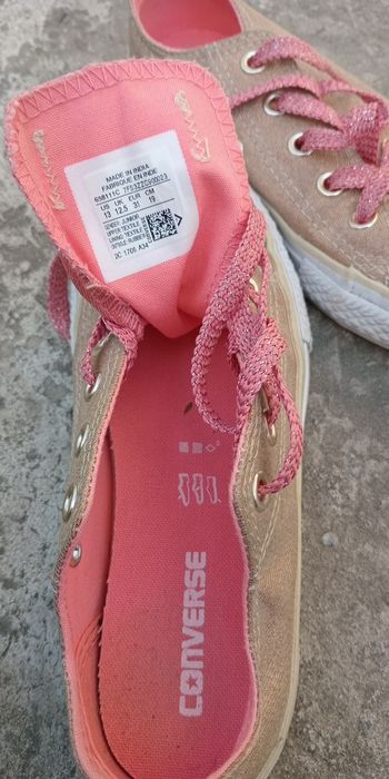 Кеди на дівчинкк