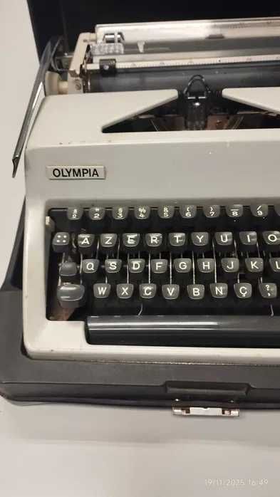 Maquina de escrever Olympia