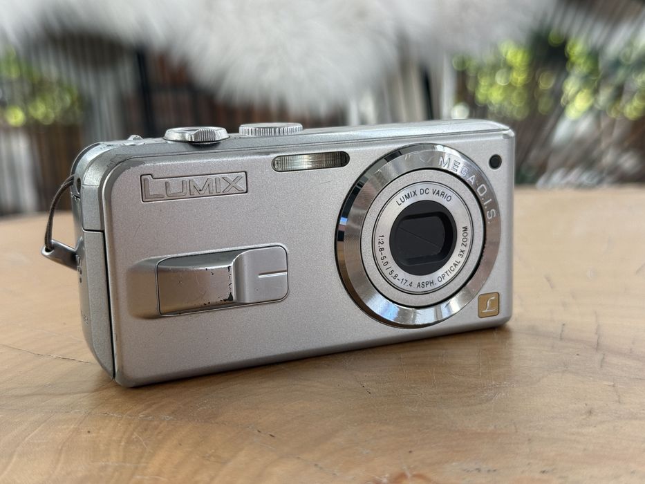 Aparat cyfrowy Panasonic Lumix | Vintage Digicam Y2K | Na baterie AA