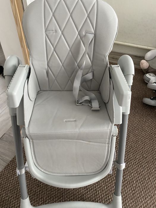 Стільчик для годування