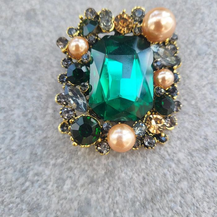 Broszka ozdobna zielona