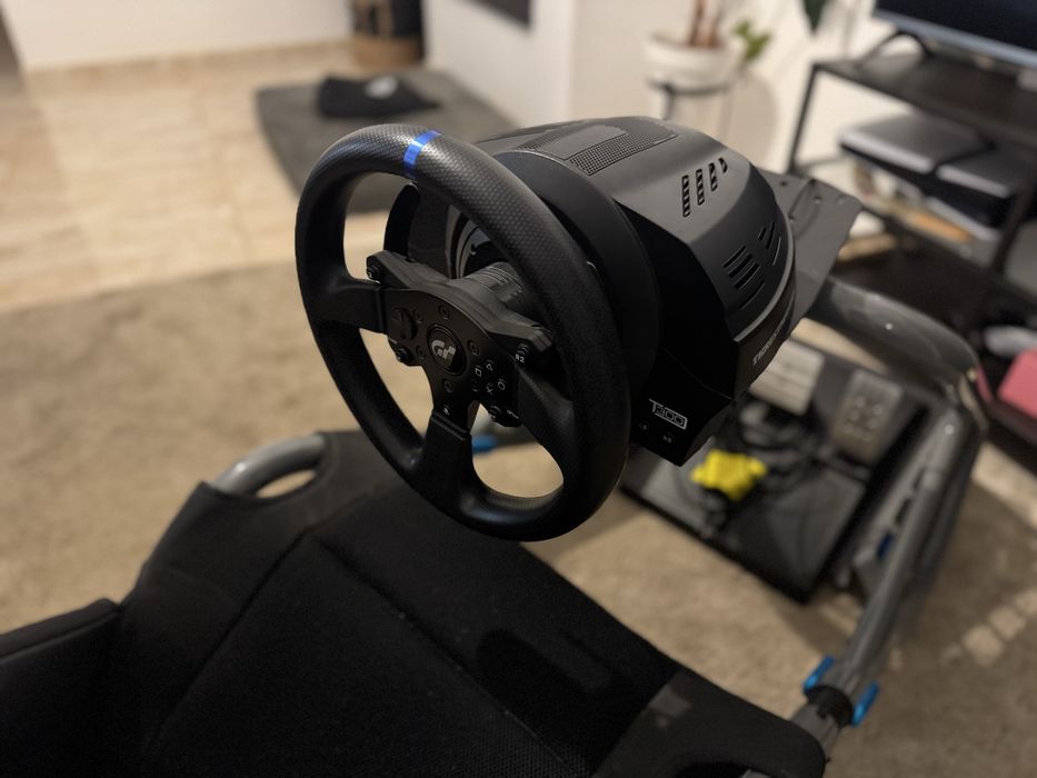 Playseat Trophy + Thrustmaster T300RS