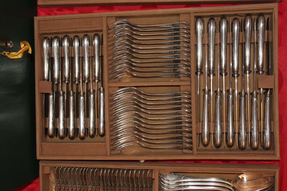 Faqueiro Christofle Marly de 156 peças em prata de lei francesa