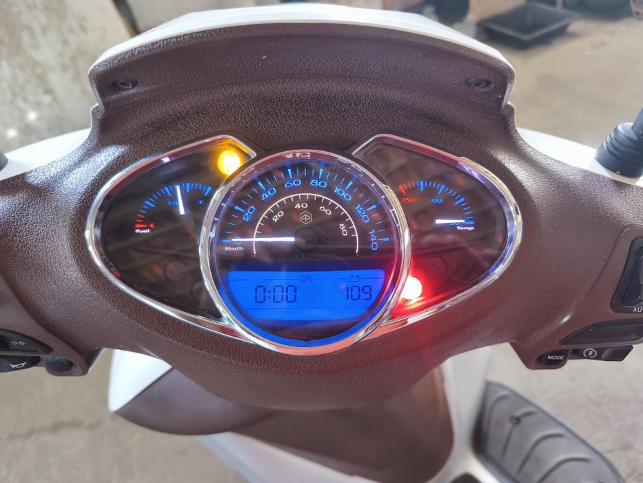 Piaggio madley 125