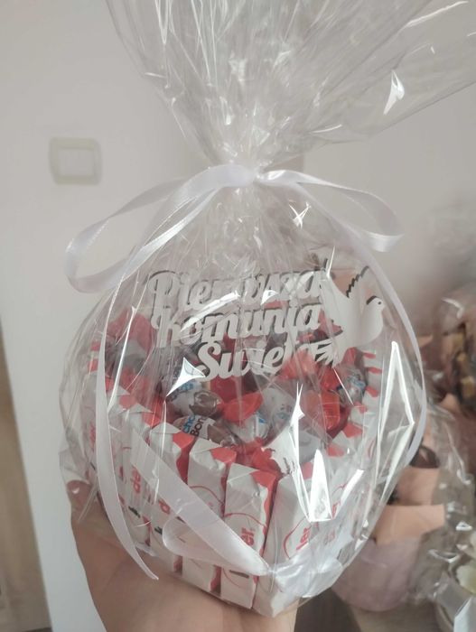 Prezent na komunię torcik Kinder serce
