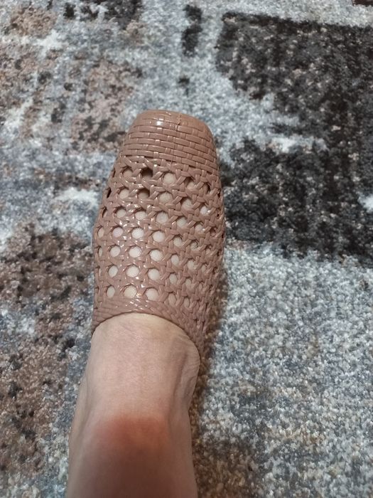 Продам шлепанци женские