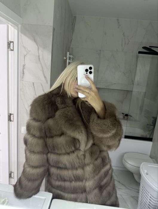 Шуба з італійського песця