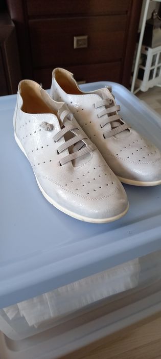 Popielato srebrne buty