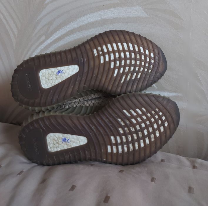Кроссовки  Adidas Yeezy Boost 350 V2,р. 36,5