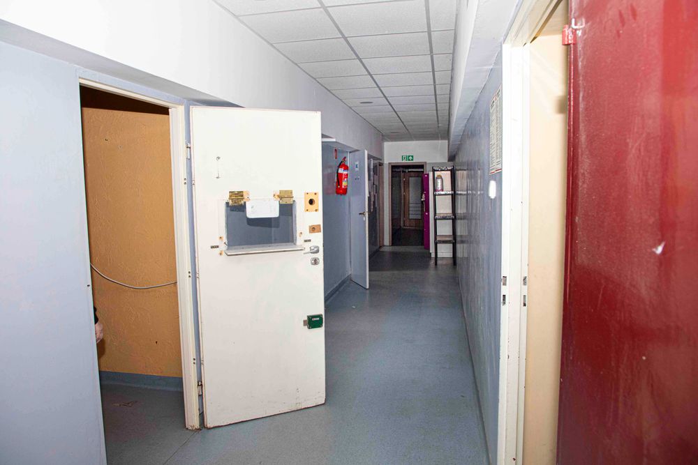 Sprzedam dwa budynki magazynowe+biura 895m2 Magazyny