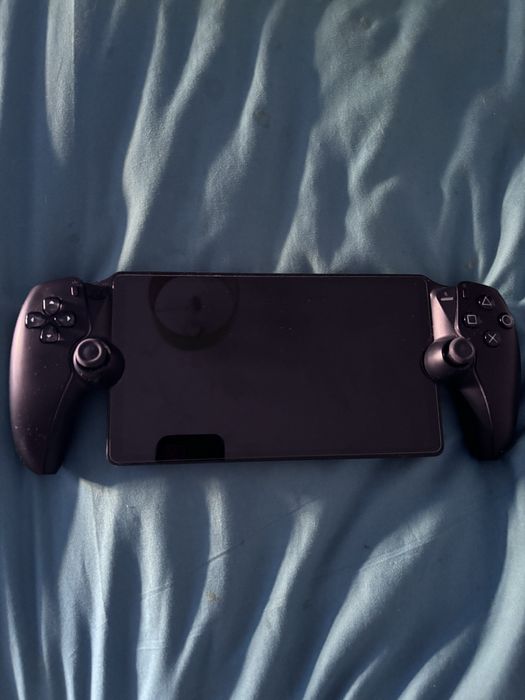 Vendo PlayStation Portatil com caixa