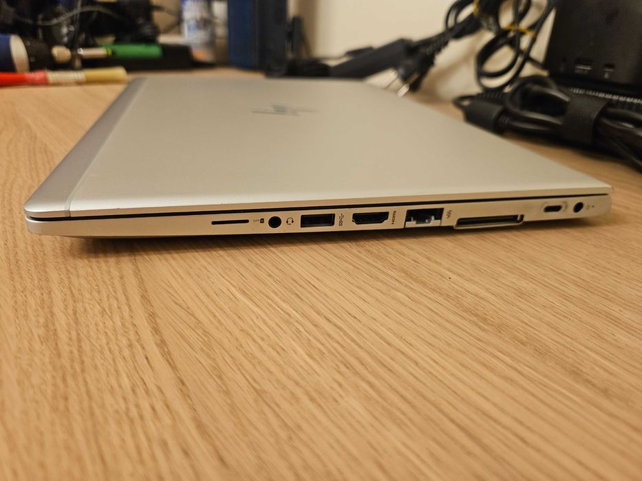 laptop HP EliteBook 830 G5 wraz ze STACJĄ DOKUJĄCĄ 230W. i5-8gen,512+8