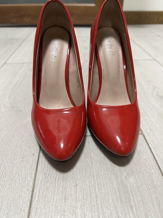 Туфлі  червоні лодочки