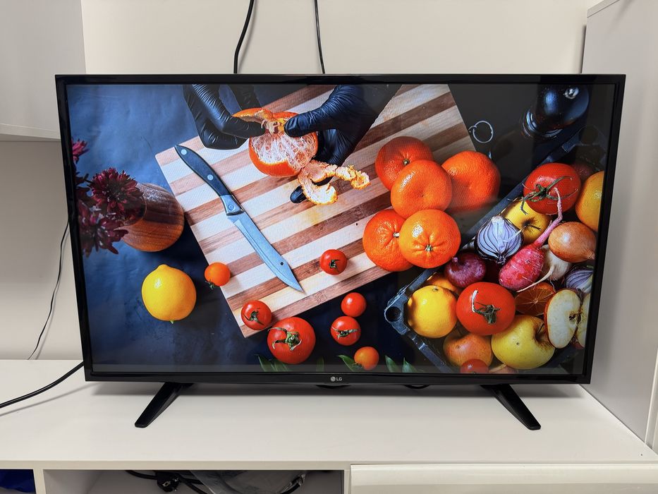 Телевізор LG 43LF510V