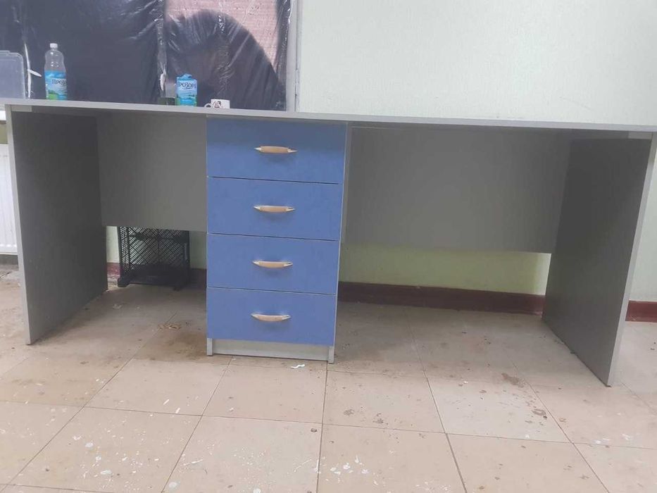 Продам стол письменный