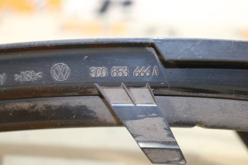 Grelha frente VOLKSWAGEN Passat (3C2)