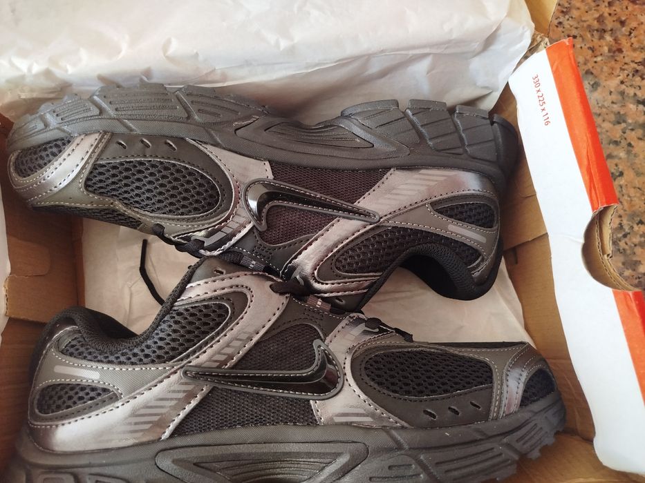Vendo sapatilhas Nike V5 RNR novas n:42