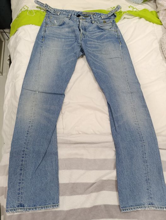 Levis Engineered Jeans