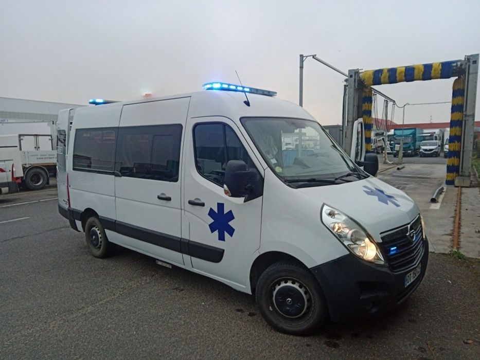 Renault Ambulans Karetka Ambulance