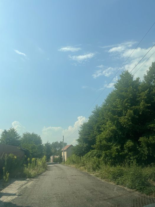 Ділянка під забудову з виходом до лісу с.Горенка. Не поле! Асфальтний  заїзд. Газ