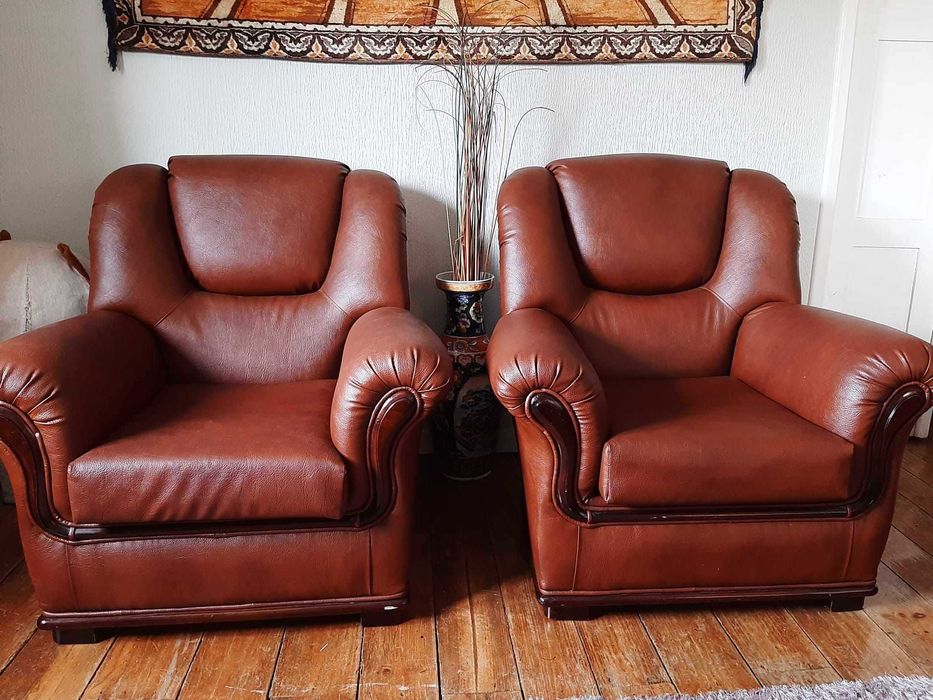 Conjunto Sofá Cama + 2 Poltronas estilo clássico 320€ negociáveis