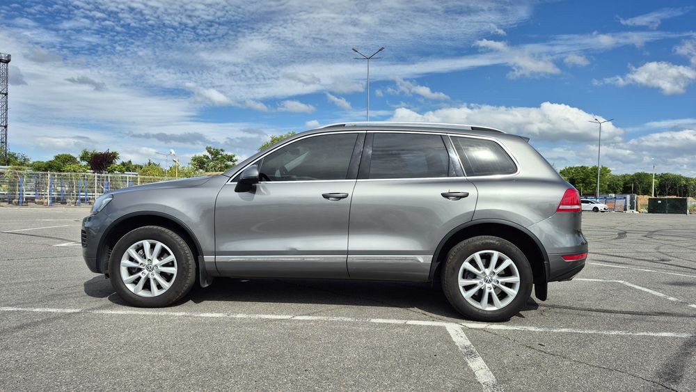 Продам  Volkswagen Touareg 2014 Власник