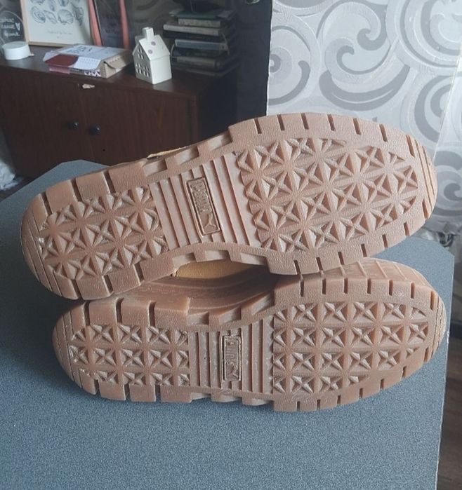 Женские кроссовки  Puma и Nike air Force