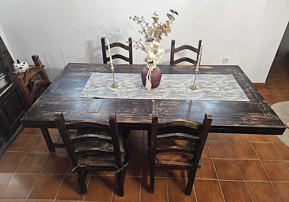 Mesa de jantar em madeira maciça + 8 cadeiras — 2 metros