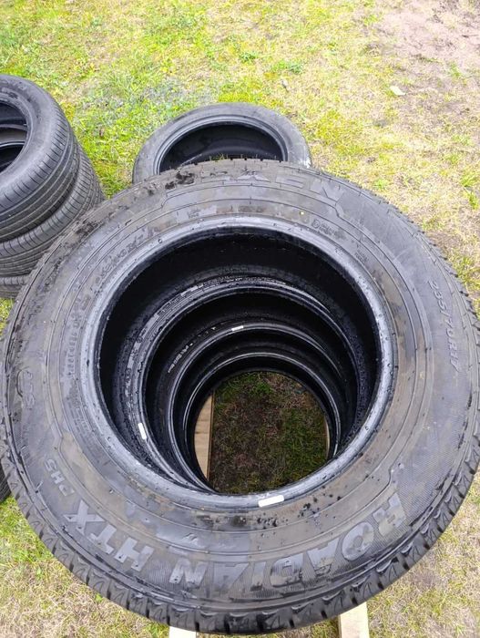 sprzedam komplety opon  i felg na samochód