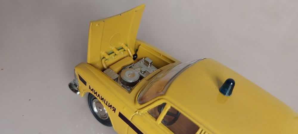А8 м.и. капля. Модель москвич 412 ГАИ милиция СССР масштаб 1.43