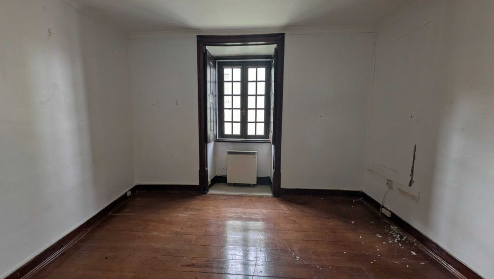 Moradia T5 em Verride com logradouro e churrasqueira - Oportunidade em Montemor-o-Velho