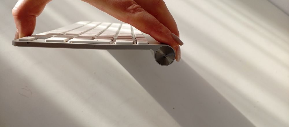 Клавіатура Apple