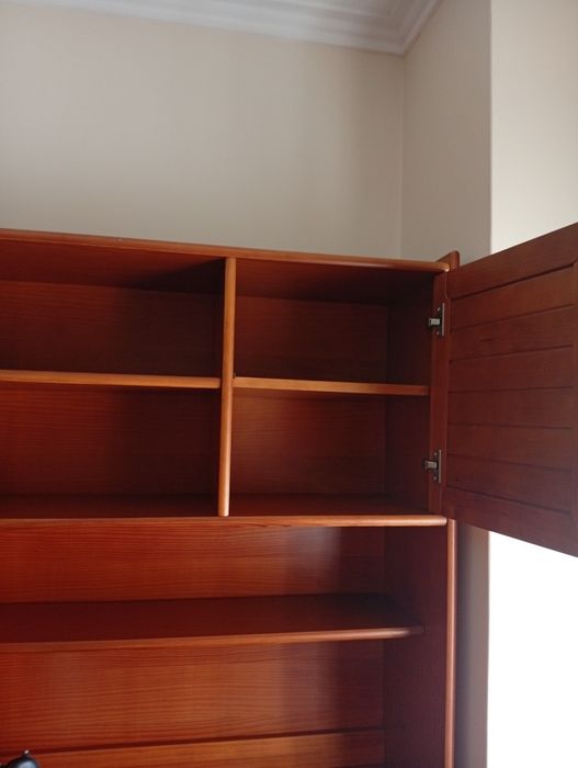 Secretaria com estante